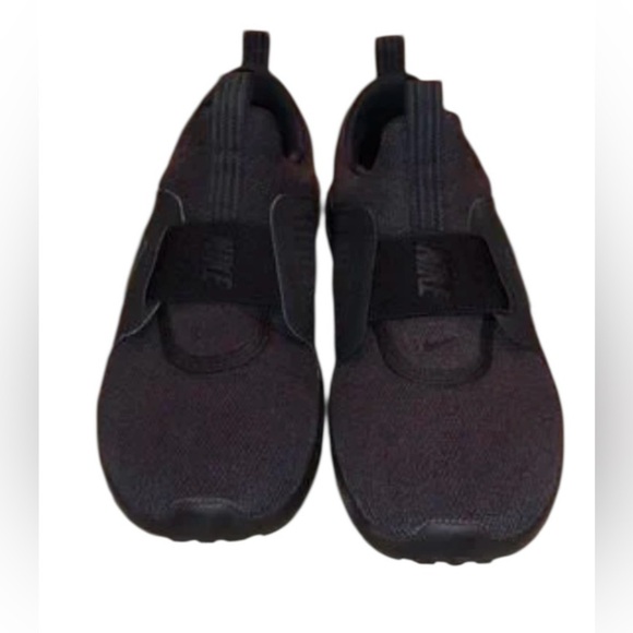 Nike Black Minimalist Sneakers Slip-On - Picture 1 of 4